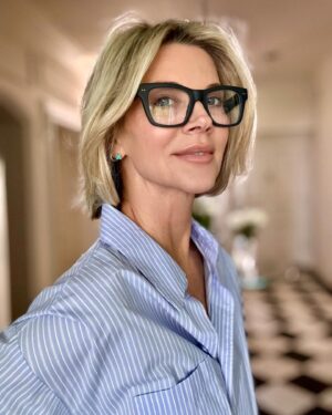 Janet Gunn Instagram - On my blog today👓
If you’ve been following me for a while, you know what a huge fan I am of @lookopticusa my #1 readers. Look Optic eyewear is transforming the concept of reading glasses, combining style with practicality in a way that makes them irresistible to anyone in the mood for a chic read … and they ♥️Dogs 🙌🏻
Known for their lightweight design, quality lenses, and affordability, Look Optic glasses are classic & a fashion statement.
Here’s a little 411: They always offer great perks if you sign up for their newsletter!
You get a 90 day trial, a one-year guarantee and free shipping ✨
Code janet15 - 
And they are currently having a Mother’s Day sale, if you buy two you can save 25%
#dontfearthefineprint #stylishreaders 
#fashionframes #fashioneyewear 
Link In Bio