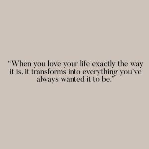 Janet Gunn Instagram - “When you love your life exactly the way it is, it transforms into everything you’ve always wanted it to be.
from the 📖 A Pivot Year
make it a great week☆
#motivational