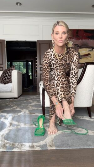 Janet Gunn Instagram - Wearing my favorite color, leopard 🐆 from @zara 
This dress is so easy to wear, it’s lightweight super chic and feels glamorous to me! Perfect dress to throw in your suitcase and mix with sneakers sandals and of course your favorite heels.
Your fashion is your art. 
@ylang23 Earrings
Lips @thrivecausemetics 
@mykitsch hairpins 💚
#leopardstyle #zarawoman #goldhoops #doodlesofinstagram #homedecor #grwm