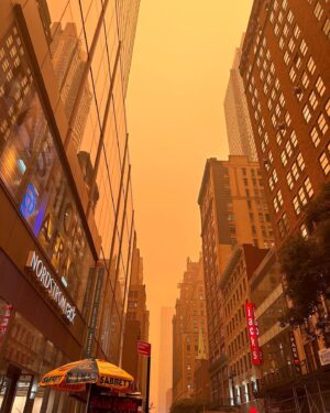 Janet Montgomery Instagram - The end of the world in the city 🌆 #wildfires