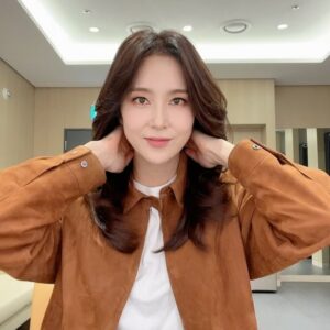 Jang Ga-hyun Instagram - 슛🎥