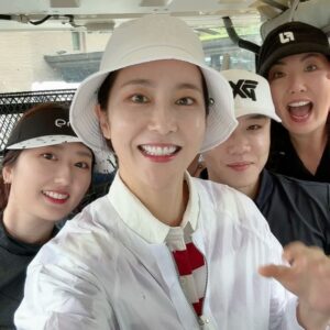 Jang Ga-hyun Instagram - #명랑골프⛳️