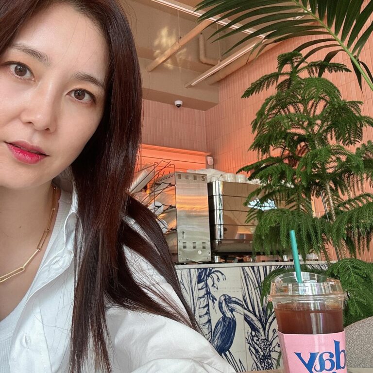 Actress Jang Ga-hyun HD Photos and Wallpapers June 2024