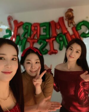 Jang Ga-hyun Thumbnail - 1.2K Likes - Most Liked Instagram Photos