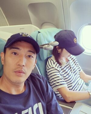 Jang Shin-young Instagram - 지난추억사진 ✨우연히 마주한🌈저녁 수영장 풍경이아름다웠던 제주 THE SIENA 💕 맛있었던 따봉주스👍행복했던 시간들