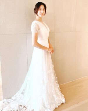 Jang Shin-young Instagram - 💕👩‍❤️‍👨✨결기 5주년 ❤️다시꺼내입어본 웨딩드레스👗👑