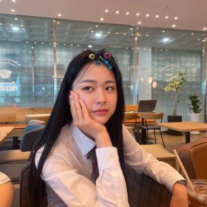Jang Yeo-bin Instagram - 꽉꽉 채워 올리는 우사모 .zip🍀

우리가 사랑했던 모든 것
감독님, 작가님, 사랑하는 소연 팀, 동료 배우분들 선배님들 우사모를 위해 뛰어주신 많은 스태프분들 덕분에 잘 촬영을 마칠 수 있었고 행복하게 마무리할 수 있었던 거 같습니다. 정말 감사하고 사랑합니다♥ 
또, 우리가 사랑했던 모든 것을 사랑해 주신 모든 분들께도 감사하다는 말씀드리고 싶습니다! ♡ 

우리가 사랑했던 한소연 안녕!!

#우리가사랑했던모든것  #티빙
