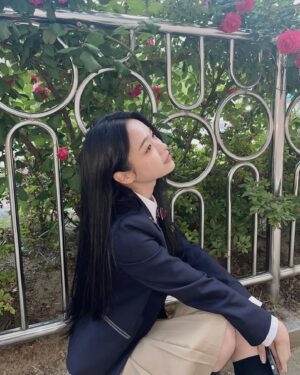 Jang Yeo-bin Instagram - 한소연 인사드립니다 (꾸벅)

#우리가사랑했던모든것