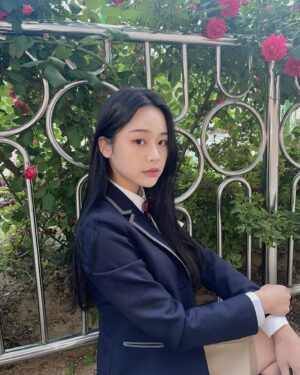 Jang Yeo-bin Instagram - 한소연 인사드립니다 (꾸벅)

#우리가사랑했던모든것