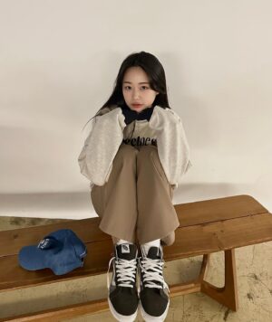Jang Yeo-bin Instagram - 인생 바지 득템... 🥴