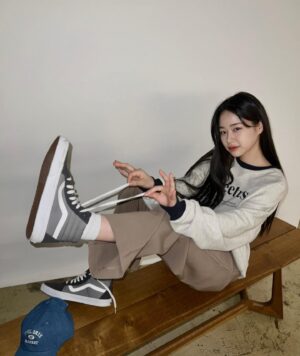 Jang Yeo-bin Instagram - 인생 바지 득템... 🥴
