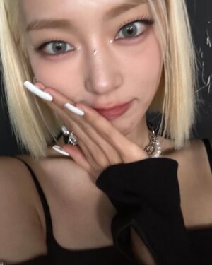 Jang Ye-eun Instagram - -ꯁ