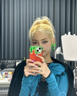 Jang Ye-eun Instagram - 🦋EL7Z UP🦋