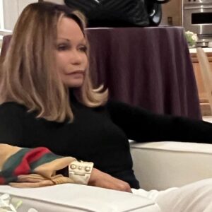 Janice Bryant Howroyd Instagram - Waiting to go out on stage…I remember the prayer I was lifting at that moment…
