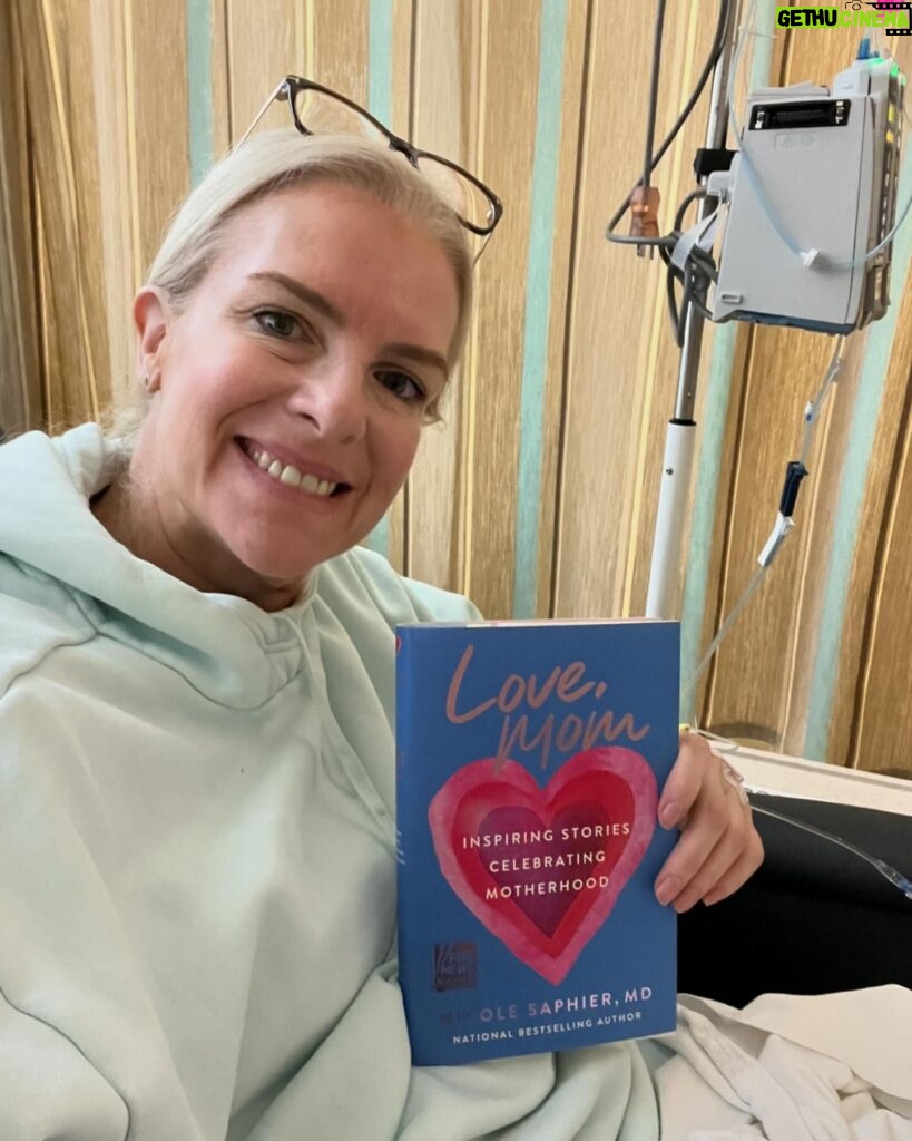 Janice Dean Instagram - It’s infusion day, and I brought a great book to read while I get my #ms treatment. I told ⁦‪@nicoleSaphier_md‬⁩ about the day my boys found out I had #multiplesclerosis, and it brought tears to my eyes reading it again. But I’m so glad I did! ♥️ #lovemom