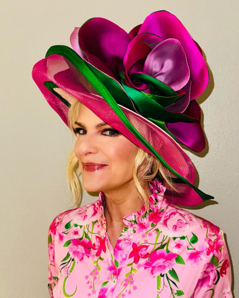 Janice Dean Instagram - We took this picture before the pouring rain! Thank you @camhatsnyc for the gorgeous #KentuckyOaks day hat. Happy 150 @KentuckyDerby! 🌸 (and to @javihairr @kimiduncan for making me pretty!)