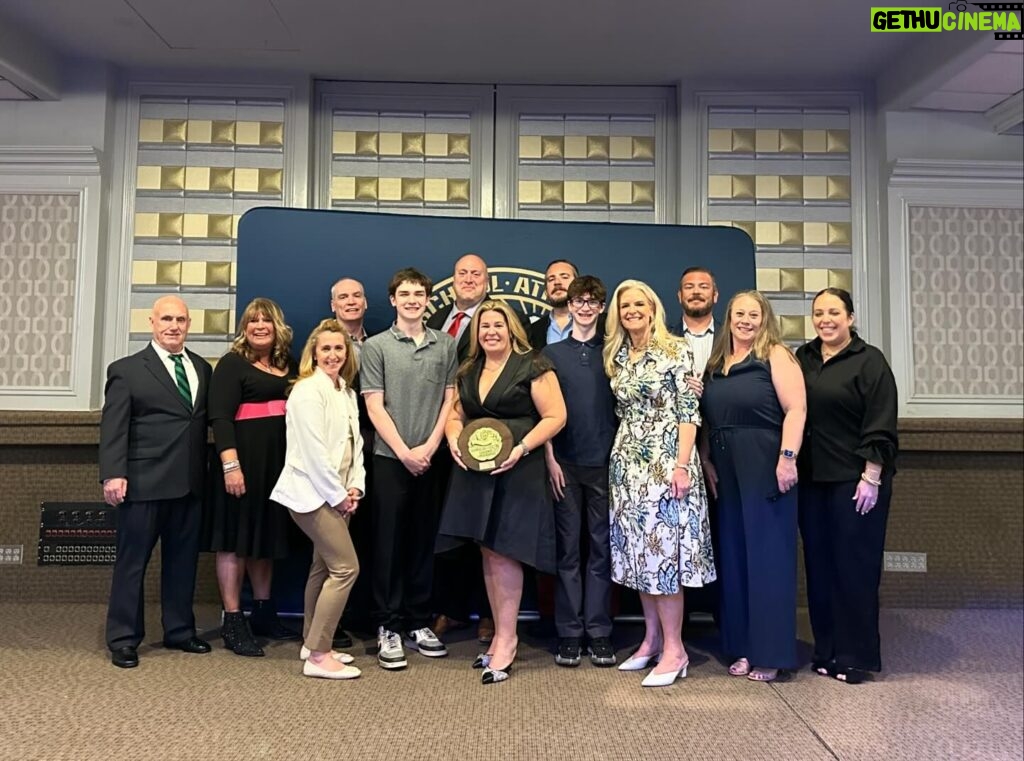 Janice Dean Instagram - So proud of my niece @daniegrl17 who was inducted into the CHSAA Hall of Fame last night and was the recipient of the Joan Casazzone Service Award. She is amazing. @SEPAthletics @chsaasports @donna.johnson1226 @stedmundprep