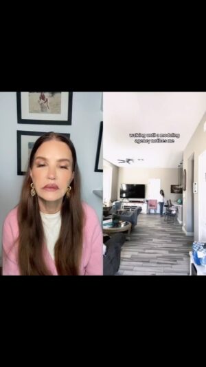 Janice Dickinson Instagram - eek… #modelreview #runwaywalk #explore