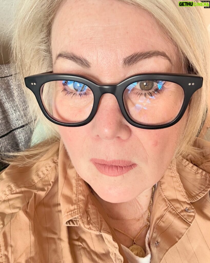 Jann Arden Instagram - Day off. Managed to work out this morning. Always important to keep moving even when you're tired. I think. I actually haven't spoken a word out loud today. @baileynelsonca glasses.