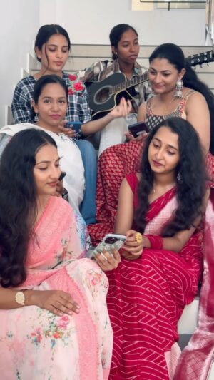 Janvi Byju Instagram - Kaana kuyile 🤍
~ This cover was done quickly during our farewell function, so please pardon any flaws ☺️ 

#brodaddy #kaanakuyile #deepakdev #mohanlal #pritvirajsukumaran #malayalamcover #stteresas