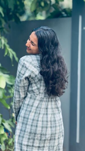Janvi Byju Instagram - संवार लूं 🍃
.
Backing vocals & Mix: @amallovesmusic 
Video: @anvi_richuzz 
.
#sawaarloon #monalithakur #amittrivedi #lootera #sonakshisinha #amitabhbhattacharya #ranveersingh #hindimovie #hindi #coversong #hindisongs #trendingreels