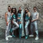 Jasmin Wagner Instagram - 👽 BOOM BOOM POW — 🪃 Wenn meine Crew eines kann, dann posen, oder? #shoot #newlook #bühnenoutfit #blümchentour #firstshow #moretocome #showlook #blümchianer