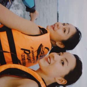 Jasmine Sim Instagram - still can’t believe this is our first girls trip 🥳🎉🥹 

my #rideordie #rideanddietogether 🌊