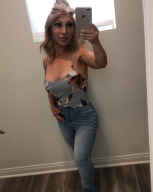 Jasmine Arteaga Sorge Instagram - Fit for the day! 🌷💛🤍 #littlepeople #allsizesarebeautiful #thinhair