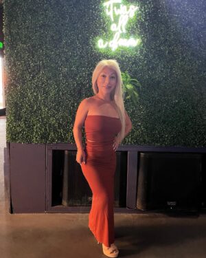 Jasmine Arteaga Sorge Instagram - Thank you for all the love on my last video!! Love you 😘 Dress from @windsorstore it’s a two piece. Shoes @cinderellaofboston #212grillandnightclub #latina #fashion  #funevents