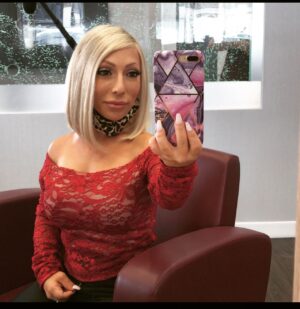 Jasmine Arteaga Sorge Instagram - You guys have to check out the new @hairclub in downtown San Diego. An all inclusive salon. They will even take walk ins very soon! Thank you @kevinkashography for my beautiful hair and @dorislewmakeup for my makeup.