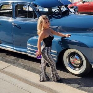 Jasmine Arteaga Sorge Instagram - When the tíos and primos have bad ass cars, we do a photo shoot 😎
