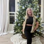 Jasmine Arteaga Sorge Instagram – Merry Christmas Eve 🎄 love you 😘 #christmas #christmastree