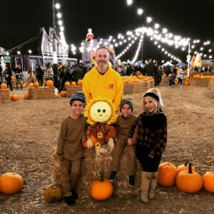 Jasmine Arteaga Sorge Instagram - I just want them to have the best memories! Love this time of year #fallfestivities #fallfashion #pumkinspice