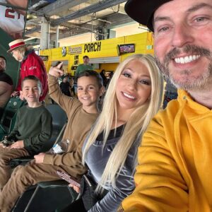 Jasmine Arteaga Sorge Instagram - The Sorge fam. Mama with her handsome’s.