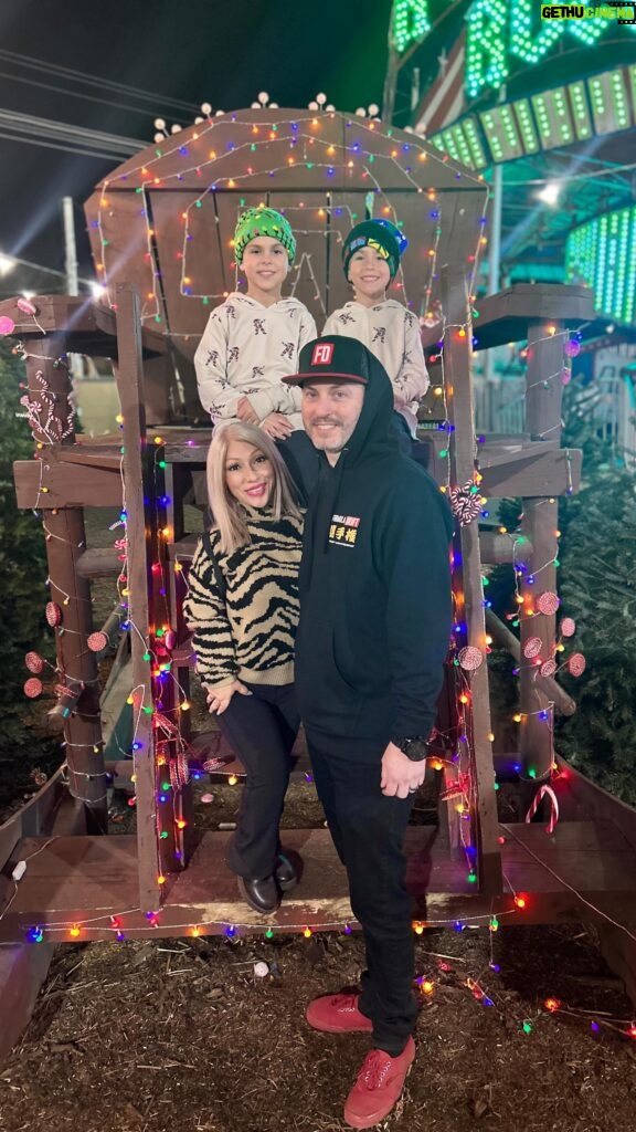 Jasmine Arteaga Sorge Instagram - This place was so fun. The smell of fresh Christmas trees 🎄 in the crisp cool air, while sipping on some yummy coffee was it for me☺️. The boys loved riding the rides over and over again, with also enjoying some yummy hot chocolate and churro donuts 🤭😋. If you’re looking for a fun place to enjoy with family and friends come check out @the_pumpkin_factory in the Inland empire. #iceskating #winter #winterfun #familyfun #friends