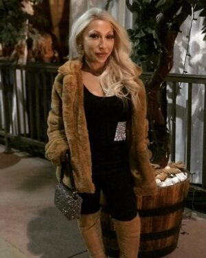 Jasmine Arteaga Sorge Instagram - Last min date night outfit! #fall #sparkle #allsizesarebeautiful #love