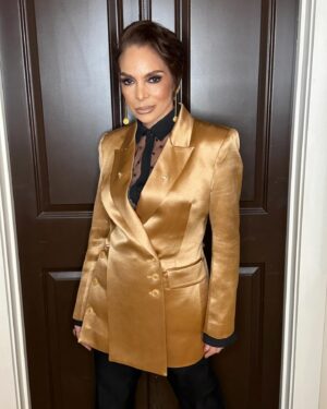 Jasmine Guy Instagram - “Great things happen to those who don’t stop believing, trying, learning, and being grateful.” - Roy T. Bennett 
“I will never stop believing in me, Im teaching, learning daily and I will forever be grateful”
-Jasmine Guy
 
Hair @derekjhair 
Makeup @geishaboii 
Wardrobe @theivyshowroom