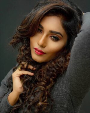 Jasmine Michael Instagram - Happiness is when what you think, what you say and what you do are in harmony.

Makeover | @pillayasbalan.official
Hairdo | @pillayshairstudiohq 
Photography | @sivanoliphotography | @j.u.s.t.j.a.i 

#jm#collection#shoot#pillayshairstudio#pillayasbalan