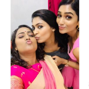 Jasmine Michael Instagram - T A M I L E T C H U M Y “தமிழ்லெட்சுமி”
. “The rarest of beauty are seen in the ones that grow from thorns of Life; As Bold and Beauty as the Roses in Light.” - Tamiletchumy
.
Watch Us #tamiletchumy Premieres On 8th June 2020, Mon - Thurs 9pm ❗️Don’t Miss Out ♥️
.
Producer: Denes Kumar
Director: Ts. Dr. Vimala Perumal
.
#tamiletchumy #tvseries #veeduproduction #letchumitracharacter #threeroses #jasminmichael #agalyahmaniam #seelan #JM #jm2020 #blessed #AstroVaanavil #astroulagam
.
@veeduproduction 
@astroulagam 
@astrovaanavil 
@vimalaperumal6 
@veeduproduction 
@jamesdevanarokisamy 
@deneskumar_ 
@callmeaadith 
@seelan_manoheran 
@hemaji_official 
@moonnilaa