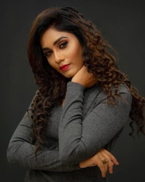 Jasmine Michael Instagram - Happiness is when what you think, what you say and what you do are in harmony.

Makeover | @pillayasbalan.official
Hairdo | @pillayshairstudiohq 
Photography | @sivanoliphotography | @j.u.s.t.j.a.i 

#jm#collection#shoot#pillayshairstudio#pillayasbalan