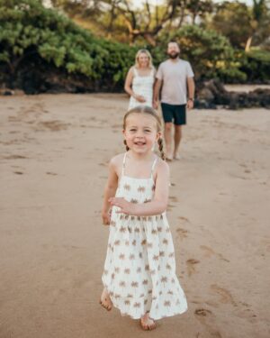 Jasmine Roth Instagram - Sometimes a little time in the sun is just what’s needed.  So grateful for this opportunity to play, dig, laugh, explore, and be happy together as a family.  Can’t wait to see what’s next! ✨✨

#BuildYourHappy #RothFamilyStory #Pregnant
📷 @shannonwolfephotography
