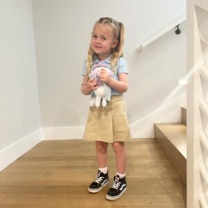 Jasmine Roth Instagram - Lots of love for people who have camera rolls filled with 15 of the “same” photo, but you can’t bring yourself to get rid of a single one. 🥹🥹 Oh and for school uniforms…they make our mornings so much happier. 💆🏼‍♀️ #BuildYourHappy #MyWholeHeart #RothFamilyStory