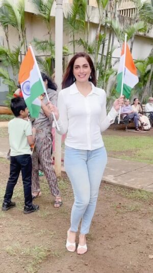 Jaswinder Gardner Instagram - Happy Independence Day to all 🤍🤍🇮🇳🇮🇳
.
.
.
#happyindependenceday #jaihind #proudtobeindian #freedom #india #bharat #desh #lovemycountry #godblessourcountry