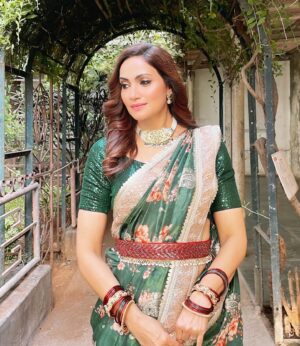 Jaswinder Gardner Instagram - 💚💚
.
.
.
#jaswindergardner #actor #actorslife #ruslaan #bollywoodfilm #friday #fridaymood #fridayvibes #funfriday #picoftheday #instagood #indianlook #saree #green