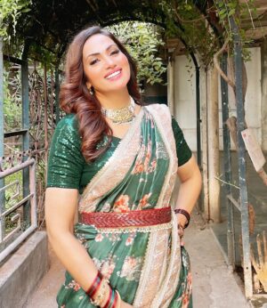 Jaswinder Gardner Instagram - 💚💚
.
.
.
#jaswindergardner #actor #actorslife #ruslaan #bollywoodfilm #friday #fridaymood #fridayvibes #funfriday #picoftheday #instagood #indianlook #saree #green