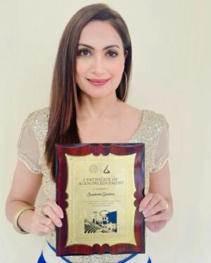 Jaswinder Gardner Instagram - Best supporting actress for my performance in sindoor ki keemat ❤️
.
.
.
#thank you @antaragni.iitkanpur 
#jaswindergardner #award #actor #bestsupportingactor #acknowledgement #thankyougod #honour #recognition #dangaltv @dangal_tv_channel @jgschoolofacting #feelingblessed #gratitude #happy #instagram #instagood #picoftheday #event #culturalevent