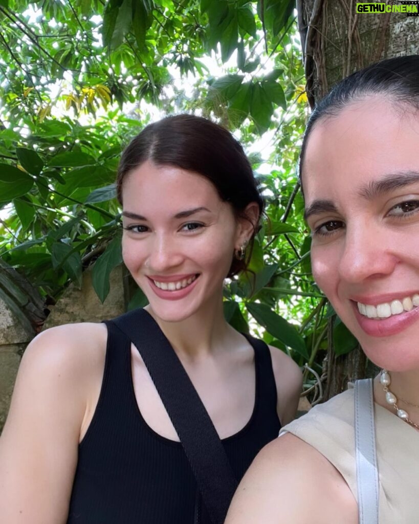 Javiera Mena Instagram - Días profundos adentradas en el amazonas 🇵🇪 🌴 🫶 Perú