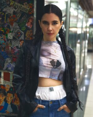 Javiera Mena Instagram - Esperando el día de volver a encontrarnos en Santiago este 28 de diciembre en el @coliseosantiago . Estoy muy contenta con todo el cariño que siento al leer sus peticiones de canciones para este especial concierto a la carta 🥹 ✍🏼 
Van quedando pocos tickets, así que no se duerman y vayan a @puntoticket!
Si no aún no me mandan sus canciones para el setlist de "Querida Javiera"  les dejo el formulario en el link de mi Bio…

 Les deseo lo mejor siempre 
 Javiera 🪷
