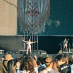 Javiera Mena Instagram - ¡Gracias Buenos Aires! ¡Gracias @primaverasoundbuenosaires! Esta vez una NOCTURNA bajo el dorado☀️ ¡Les confieso me quede re manija por tocar más canciones! 😮‍💨 por eso mismo seguro que volveremos muy pronto!! Les quiero mucho hermanas, y me quedo unos días más aquí disfrutando de cómo brilla el aire 🌬 forever suya 🌹 Javi 🍸🌃
