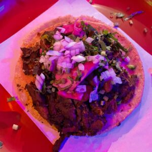Javiera Mena Instagram - ¡Hola gays de Mexico 🇲🇽! Ya estoy aquí! 🤩 disfrutando de las delicias que se me presentan en cada esquina 🌮 🍉 🥭 
 Ya queda menos para encontrarnos este sábado en el @foroindierocks, en donde también celebraremos mi cumple 🎁 No se imaginan lo inspirador que es para mi estar acá 🥹
 Nos vemos! 
 🩷 
 Boletos en mi bio 🎹